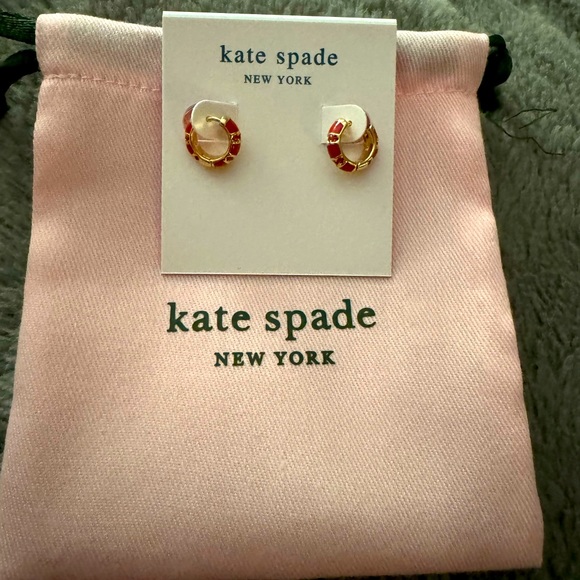 New Kate Spade "Rare Form" Striped Red & Gold Huggie Earrings - Picture 4 of 4